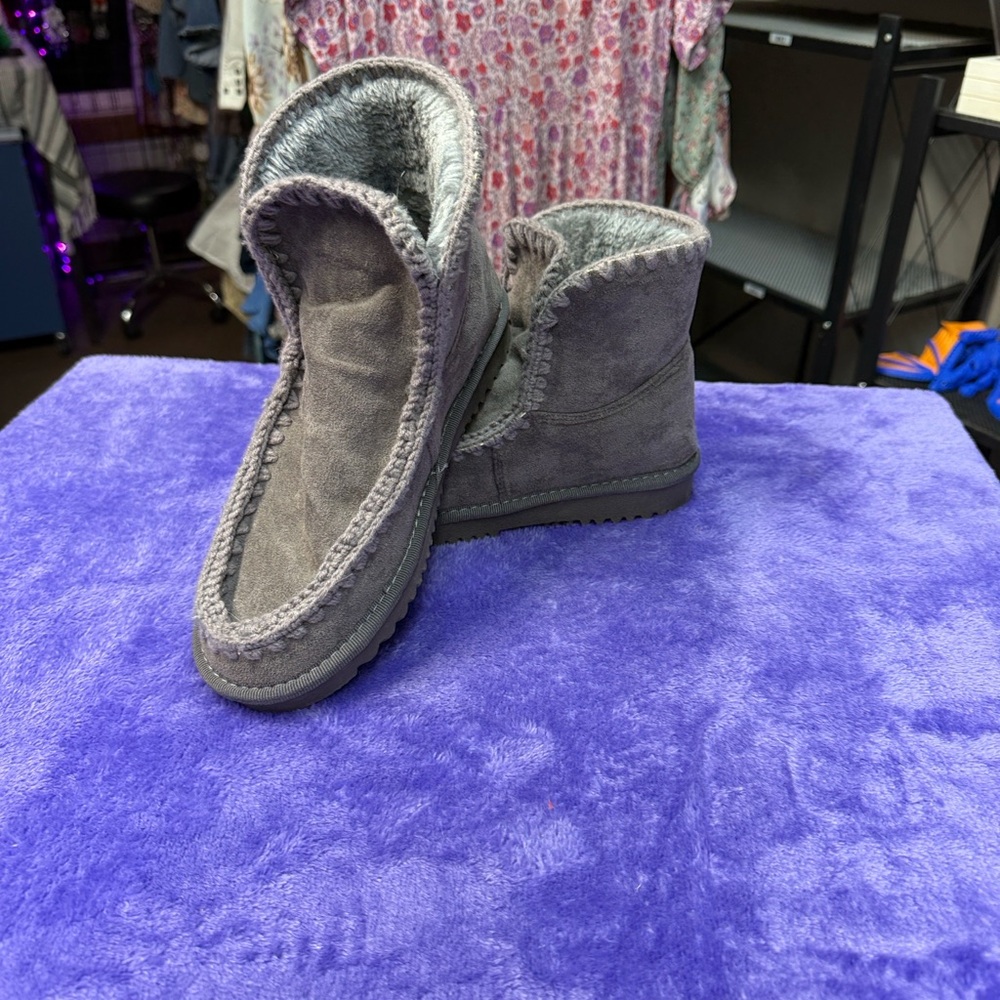 Cozy Gray womens Shoes